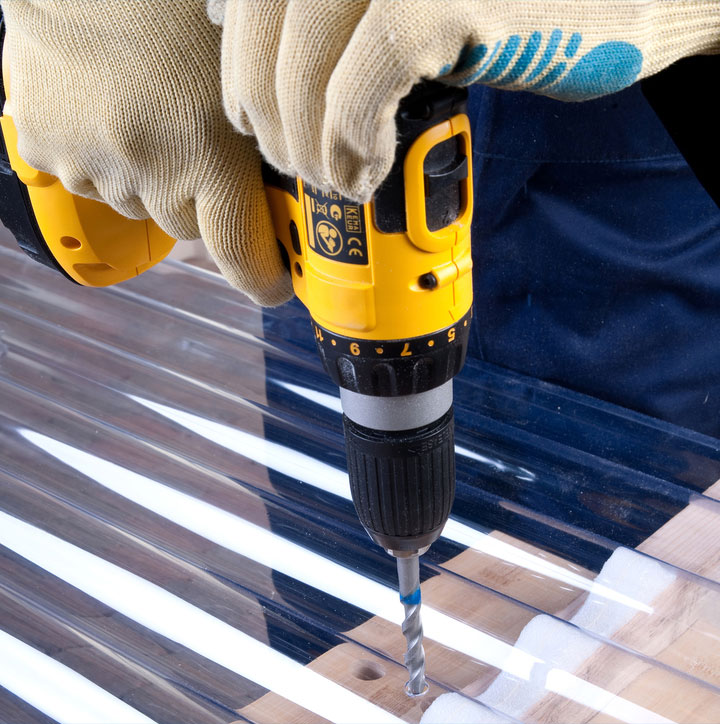 polikarbonát előfúrás